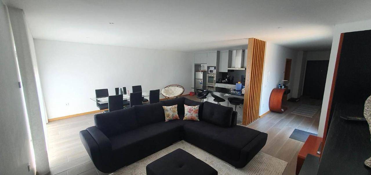 Three-Bedroom Townhouse in Cabeceiras de Basto (Cidade), Distrito de Braga