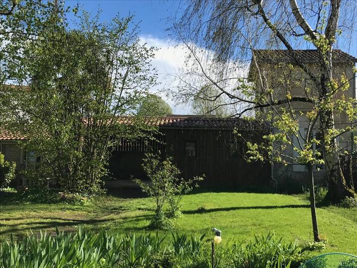 Location de vacances pour 2 personnes, avec vue et jardin à Niort