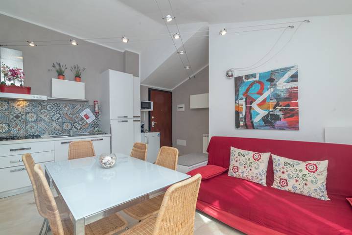 Appartamento intero, Appartamento per vacanze "C 306 Attico Puntavilla Mare" con vista sul mare in Parco Nazionale dell'Arcipelago di La Maddalena, Isola della Maddalena