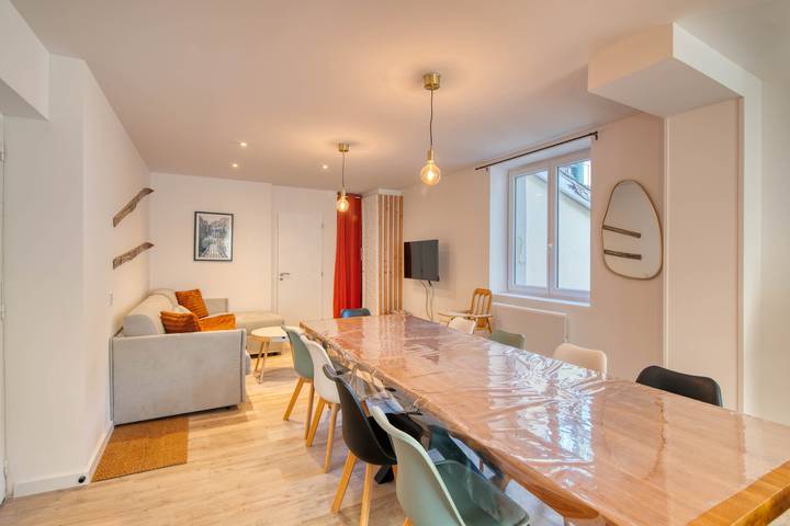 Gîte pour 8 personnes, avec Balcon ainsi que Terrasse et Jardin à Ax-les-Thermes