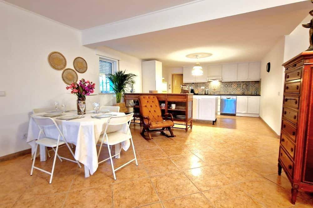 Do you dream of waking up to the soothing sound of the waves,,,? in Ilha de Faro, Faro