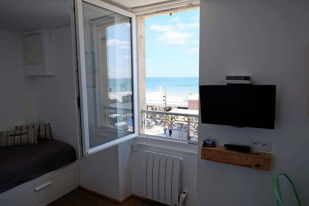 Entire apartment, Le Luc and Sea * T2 * facing the sea * breathtaking view in Luc-sur-Mer, Caen region