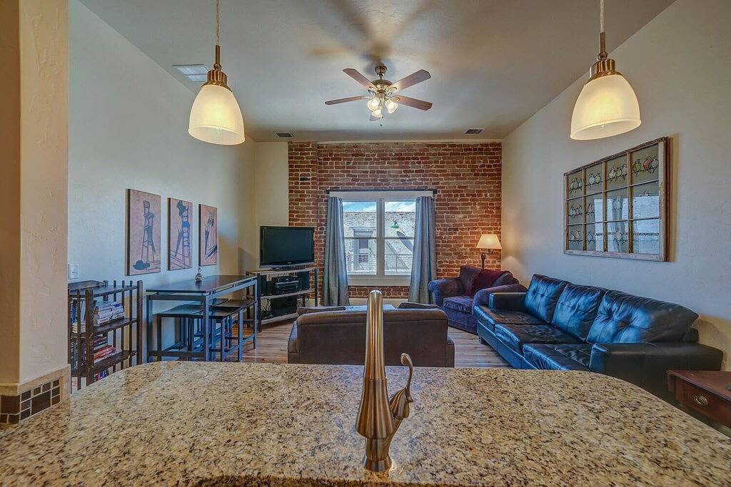 Ganze Wohnung, The Downtowner ~ Wunderschönes Loft in der Innenstadt von Salida! in Salida, Chaffee County