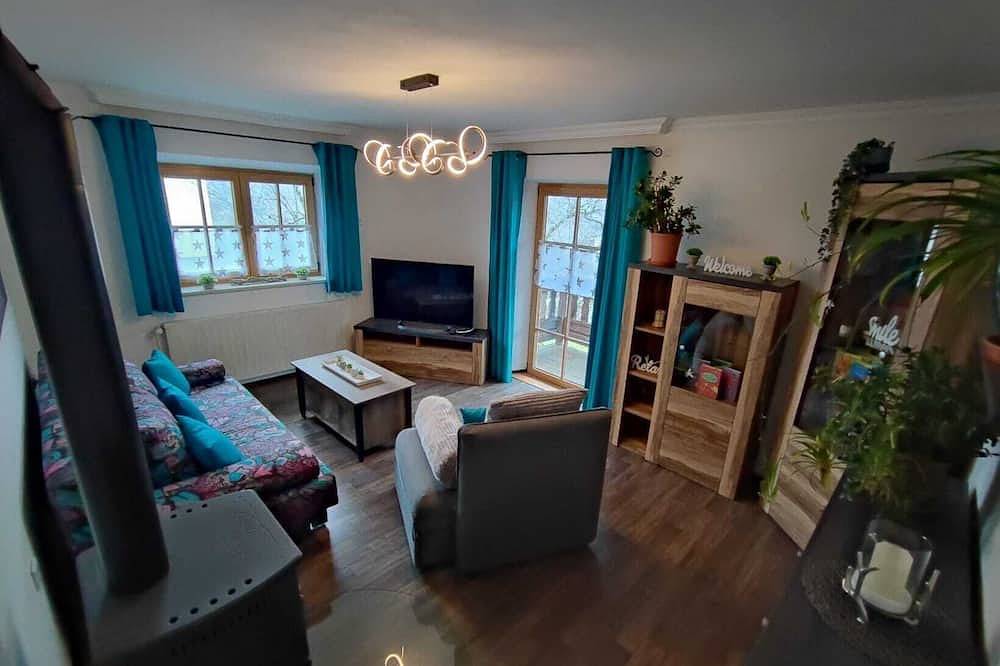 Ganze Wohnung, Ferienwohnung zum Wohlfühlen mit Schwedenofen und gemütlicher Wohnküche in Kienberg, Landkreis Traunstein