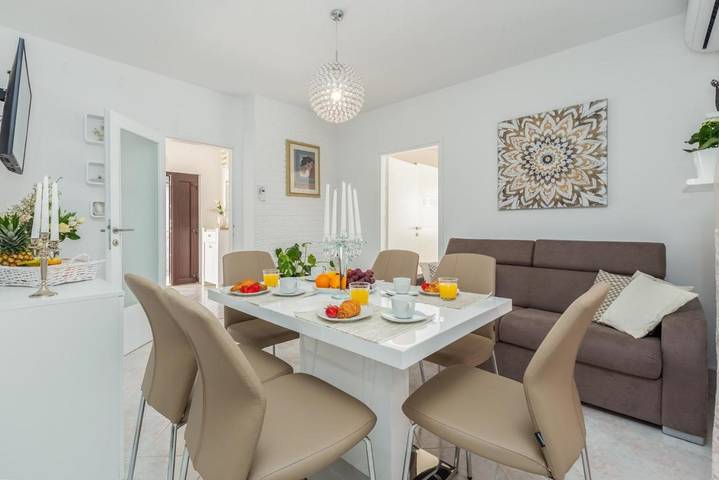 Vakantiewoning voor 5 personen, met Balkon/Terras en Tuin in Funtana