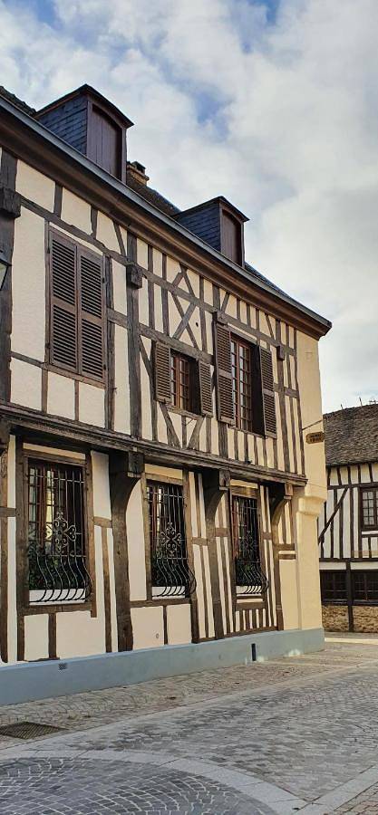Chambre d’hôte pour 2 personnes, avec balcon à Ay (Marne)