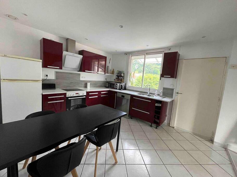 Appartement entier, Two-Bedroom Apartment in Villard-Bonnot, Isère