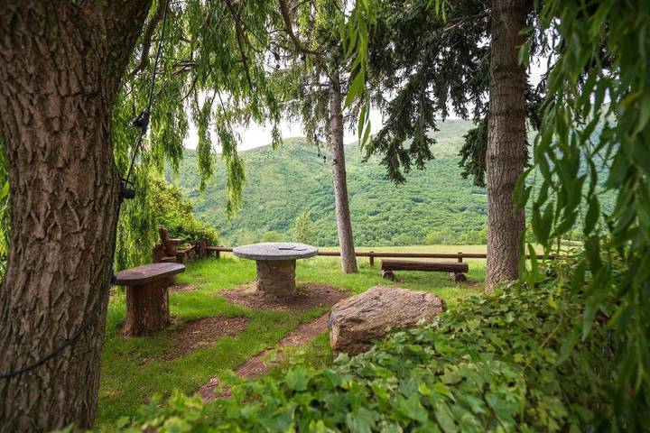 Vakantiewoning voor 6 personen, with Terras and Tuin as well as Uitzicht in Sort