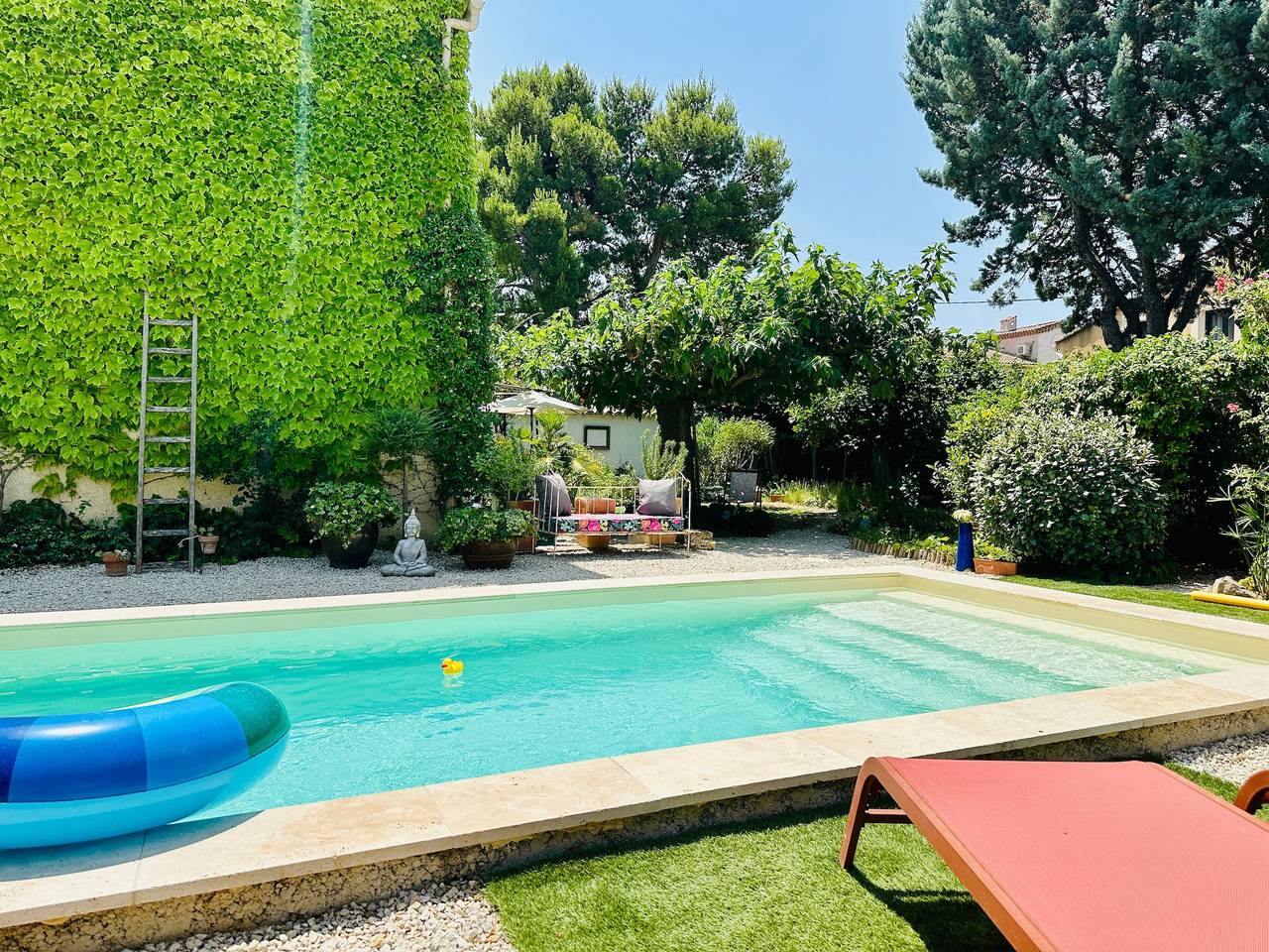 Ferienhaus 'Jardin' mit Gemeinschaftspool, Privater Terrasse und Wlan in L'Isle-sur-la-Sorgue, Vaucluse