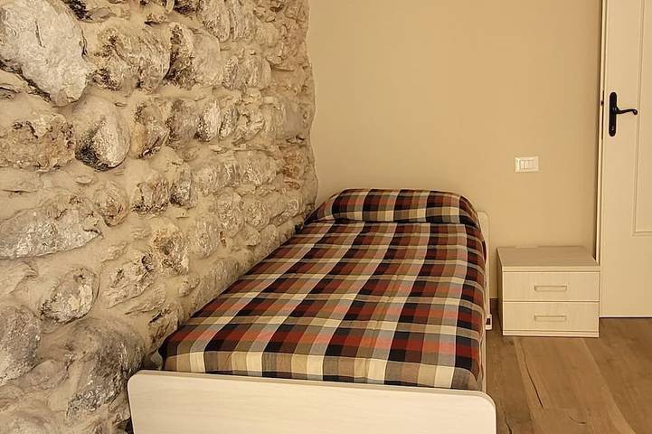 Ganze Wohnung, Cozy apartement in Torri center in Torri del Benaco, Gardasee-Berge
