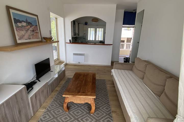 Appartement entier, Front De Mer, 50 m² Luxueux,4 Personnes,Plage à 50m,Terrasse de 80m², 3lits in Carry-le-Rouet, Côte méditerranéenne (France)
