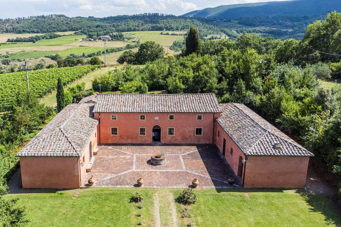 Villa per 12 Persone in Montepulciano, Siena e dintorni