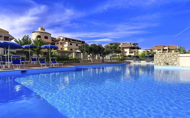 Appartamento vacanze per 3 persone, con piscina e giardino nonché panorama - 1