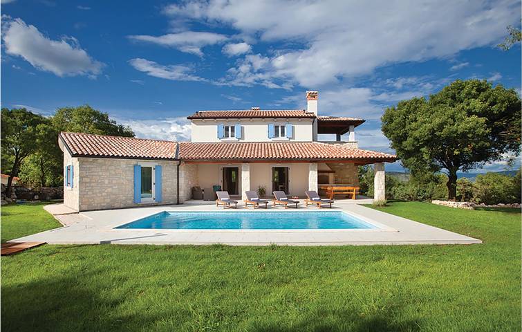 Acogedor apartamento con vistas al mar, piscina, terraza y wifi – a 2 km de la playa in Labin, Costa Este de Istria