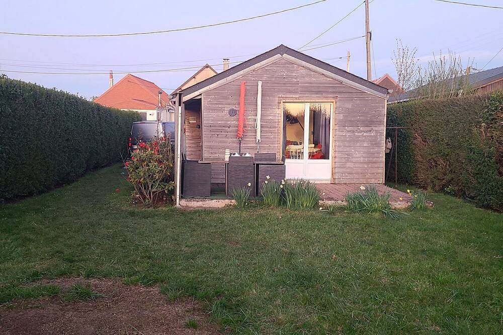 Chalet 50 m from the beach on one of the Normandy landing sites in Asnelles, Côte de Nacre