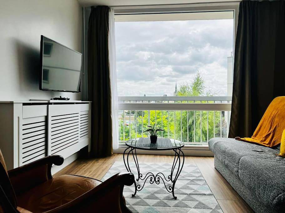 Appartement entier, Appartement avec une superbe vue sur la ville in Montargis, Région de Montargis