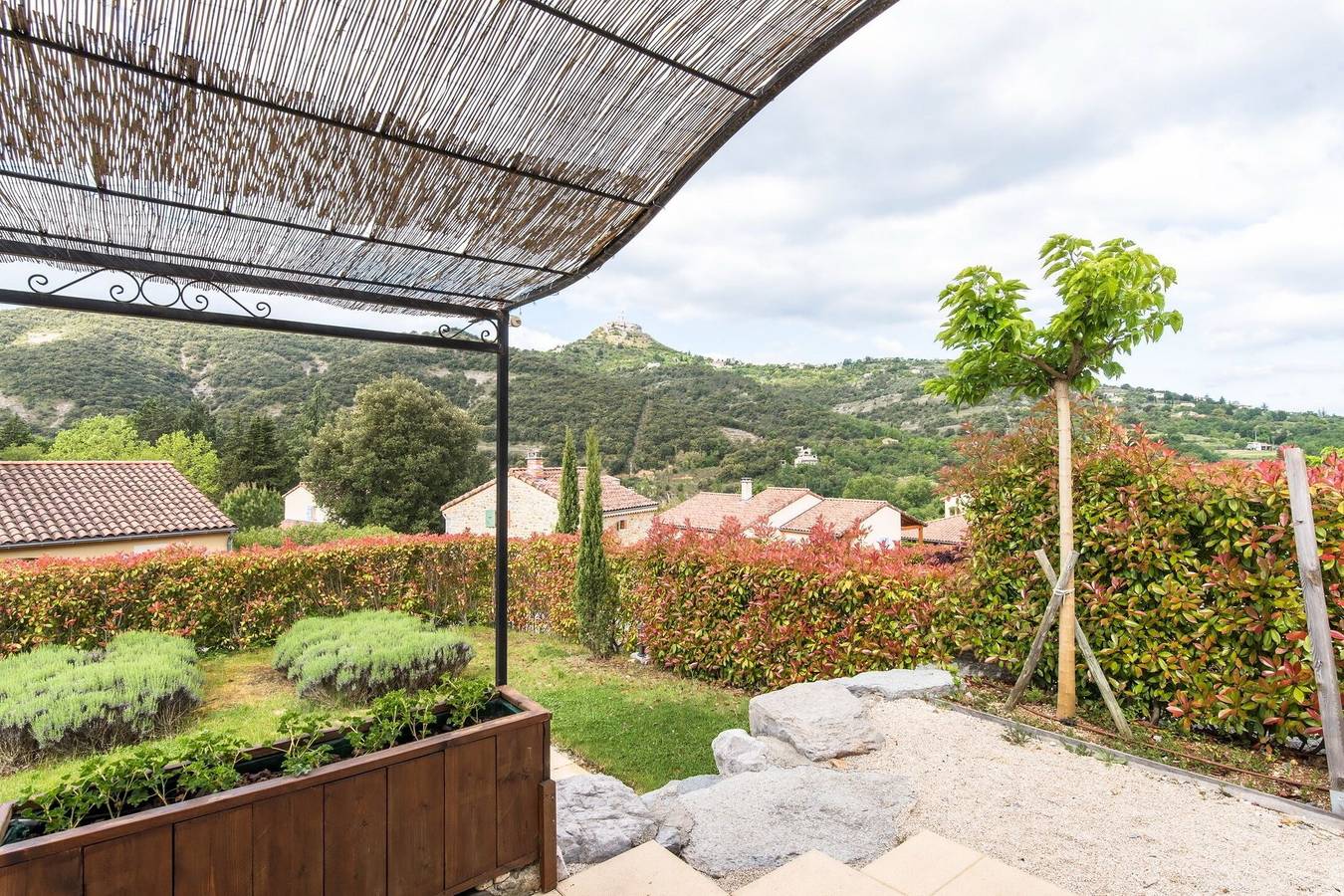 Deluxe Ardeche Villa | Villa Acacia | 4 Bedrooms | Shared Swimming Pool | Perfect for Families in Vallon-Pont-d'Arc, Ardèche