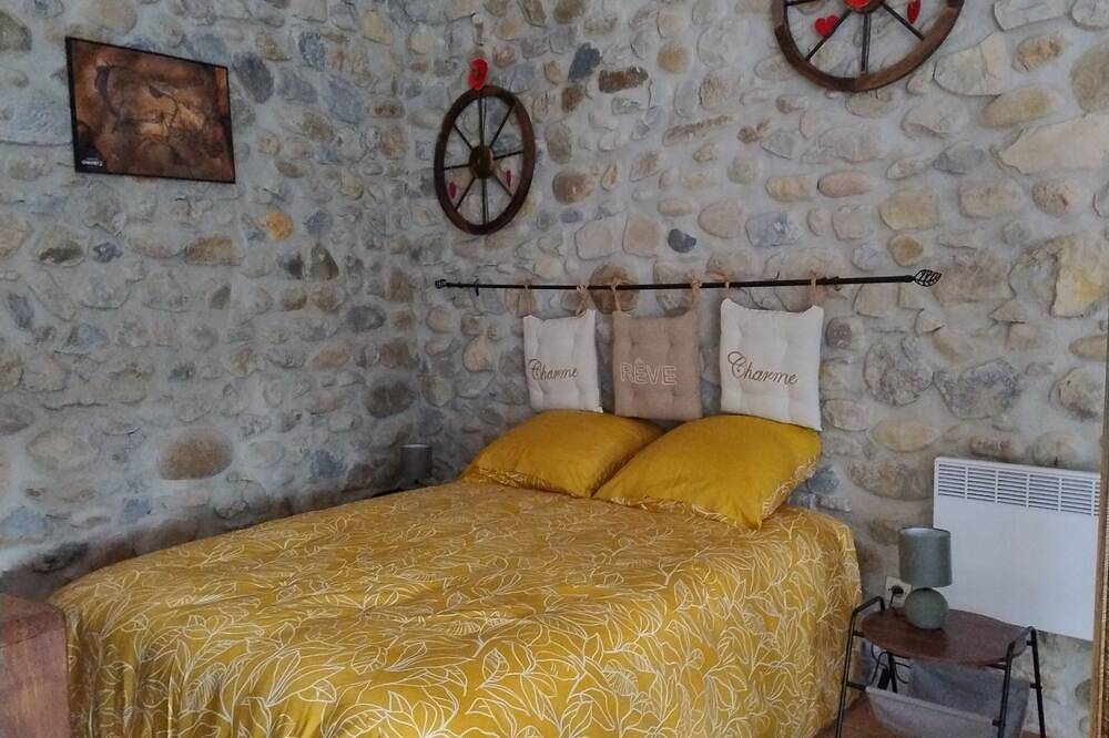 Gîte en pierre avec Spa \"Lou Caladou\". in Vallon-Pont-d'Arc, Ardèche