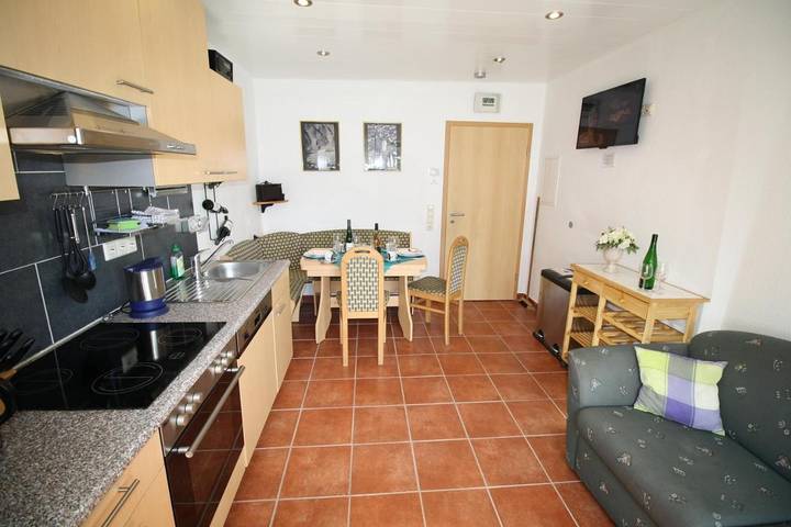 Ferienwohnung für 3 Personen, mit Balkon und Terrasse sowie Garten und Seeblick in Bremm - 4