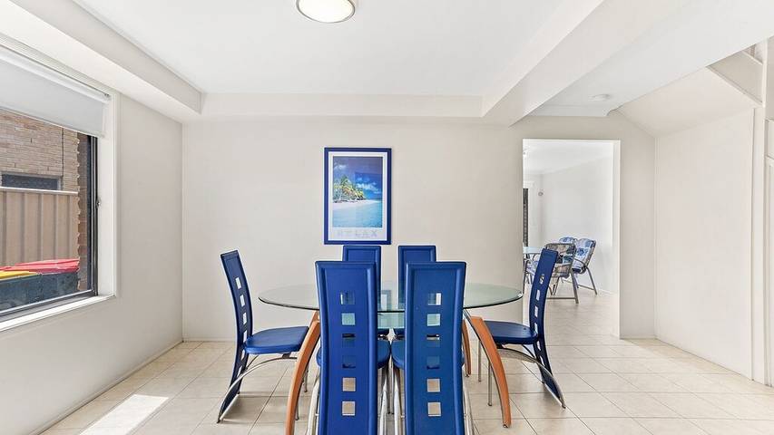 Holiday home for 8 people, with garden in Fingal Bay