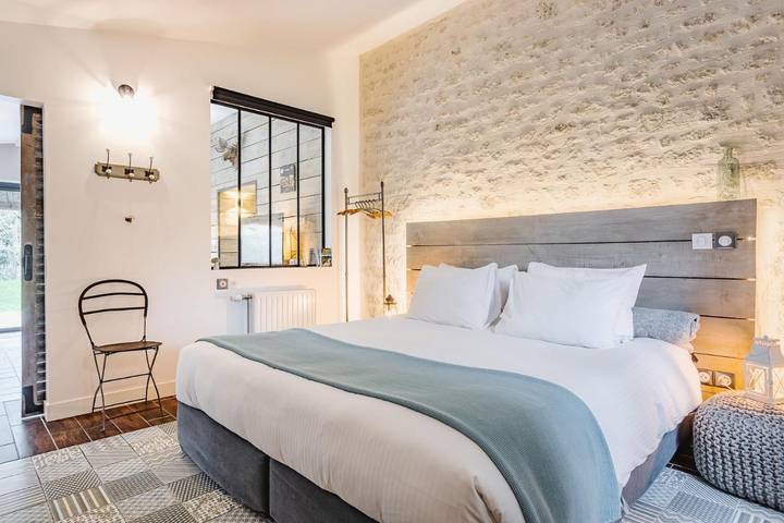 Location de vacances pour 4 personnes, avec sauna et jardin ainsi que vue et piscine à Landrais - 2