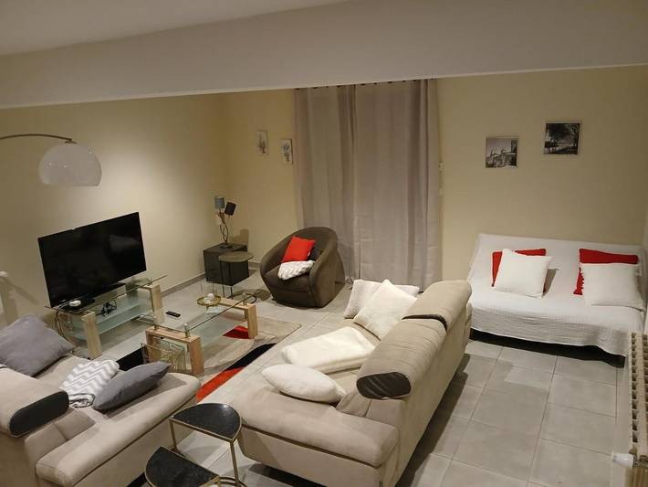 Location de vacances pour 10 personnes, avec vue et jardin, adapté aux familles dans Musee de l'Ecole - 3