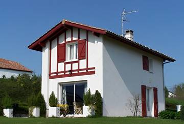 Gîte pour 4 personnes, avec jardin et terrasse à Çaro