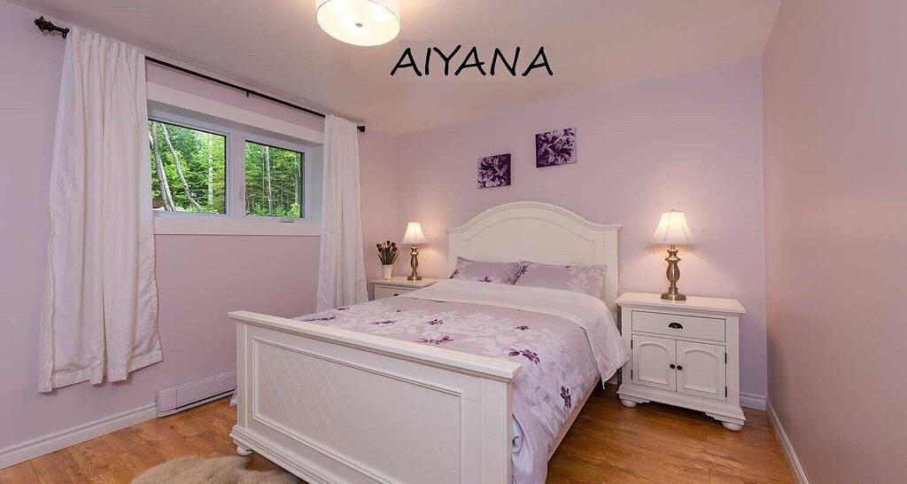 Luxurious cottage with hot tub, heated swimming pool, billiard in Le Massif