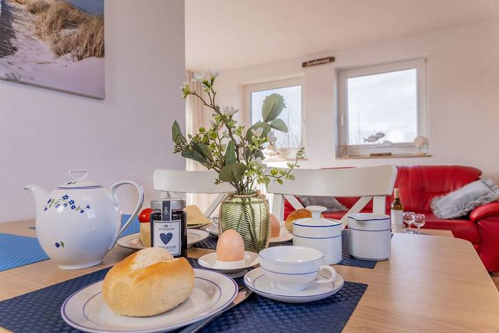 Appartement entier, Die Urlaubswohnung Inselblick im Haus „Seeblick“ im Nordseeheilbad Carolinensiel liegt in unmittelbarer Nähe der „Friedrichsschleuse“ an der „Harle“. in Carolinensiel-Harlesiel, Wittmund