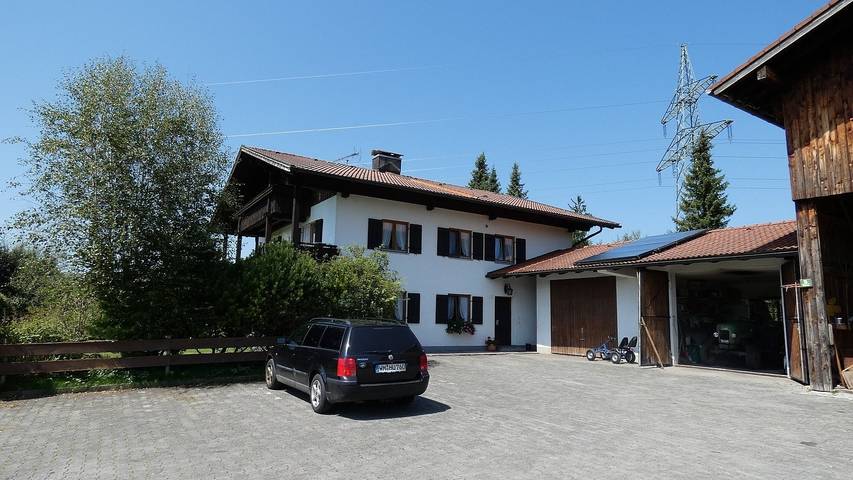 Ferienwohnung für 4 Personen, mit Garten und Balkon, kinderfreundlich