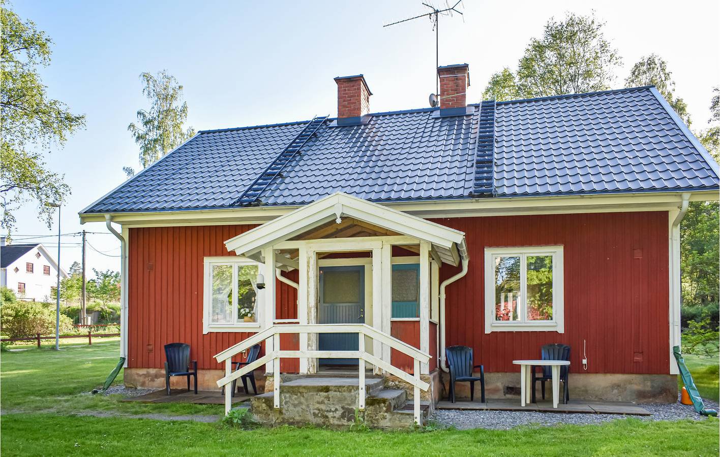 Hel semesterlägenhet, Lägenhet för 5 Personer med trädgård in Örebro leatna