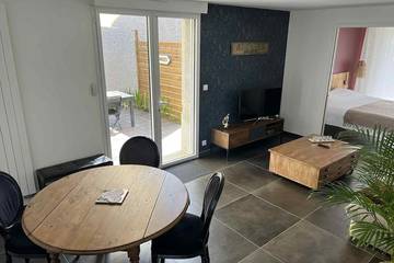 Gîte pour 4 personnes, avec jardin à Craponne