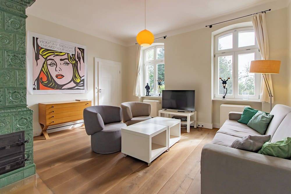 Ganze Wohnung, Lotsenwohnung - Stilvolle Ferienwohnung mit Ostseeblick, Kamin und Terrasse in Barhöft, Klausdorf