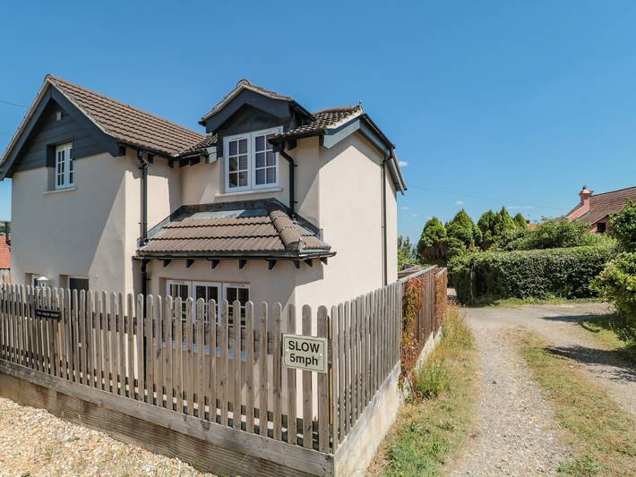 Log cabin for 6 people in Lyme Regis