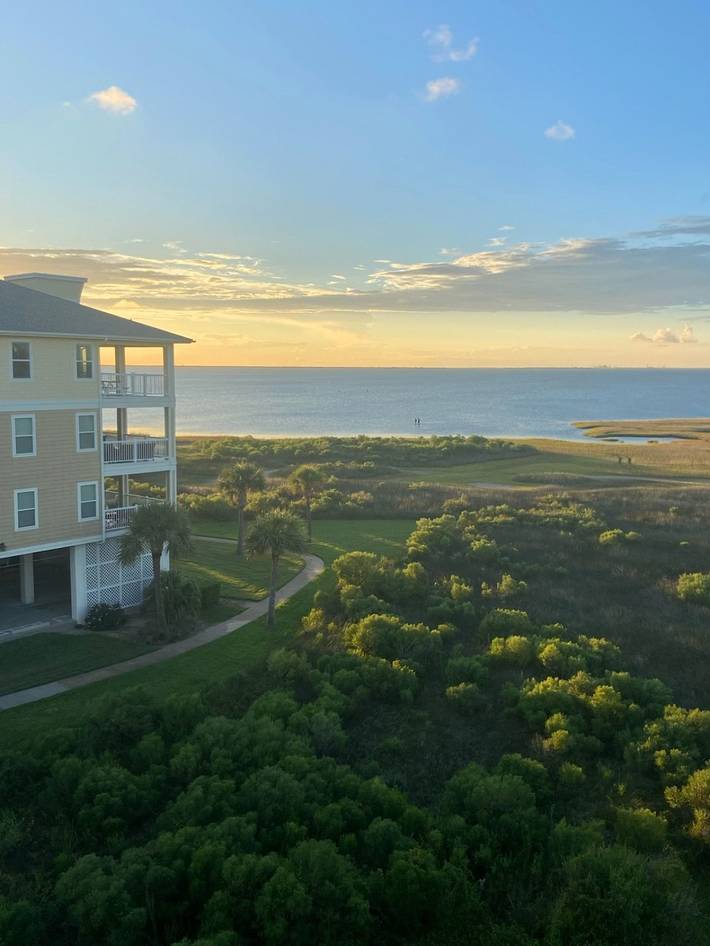 Vacation rental for 8 people, with pool and balcony in Galveston