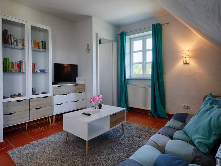 Ferienwohnung für 4 Personen, mit Ausblick und Kinderpool sowie Sauna und Garten, mit Haustier in Dranske