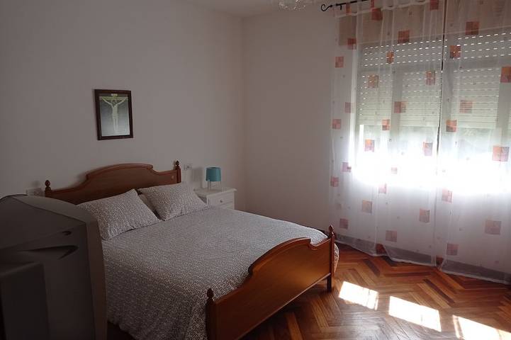 Large House on the road from Santiago to Finisterre in Bugallido, Negreira