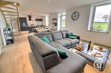 Gîte pour 4 personnes, avec vue ainsi que terrasse et jardin dans 
