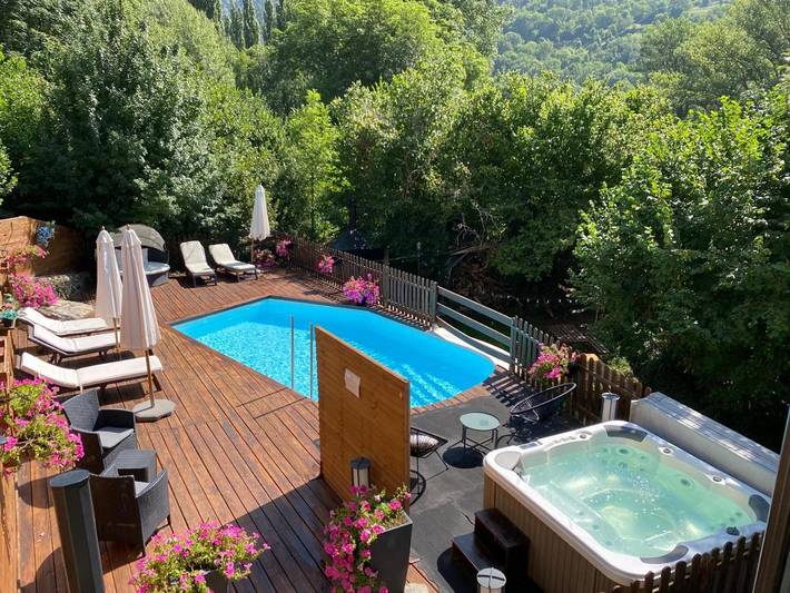 Apartamento para 4 personas, con Terraza y Jardín además de Piscina y Vistas en Valle de Bohí