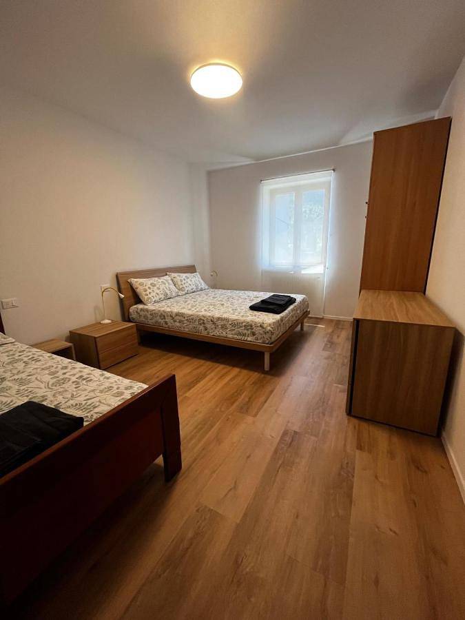 Gîte pour 5 personnes, avec vue ainsi que vue sur le lac et terrasse à Venzone - 3