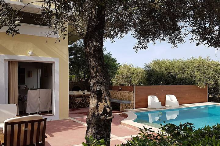 Villa for 6 people, with balcony, with pets - 1
