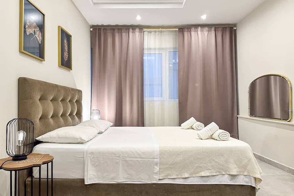 Entire apartment, Contemporary & Spacious Renovated Apt, Dt Syntagma in Central Section of Athens, Athens