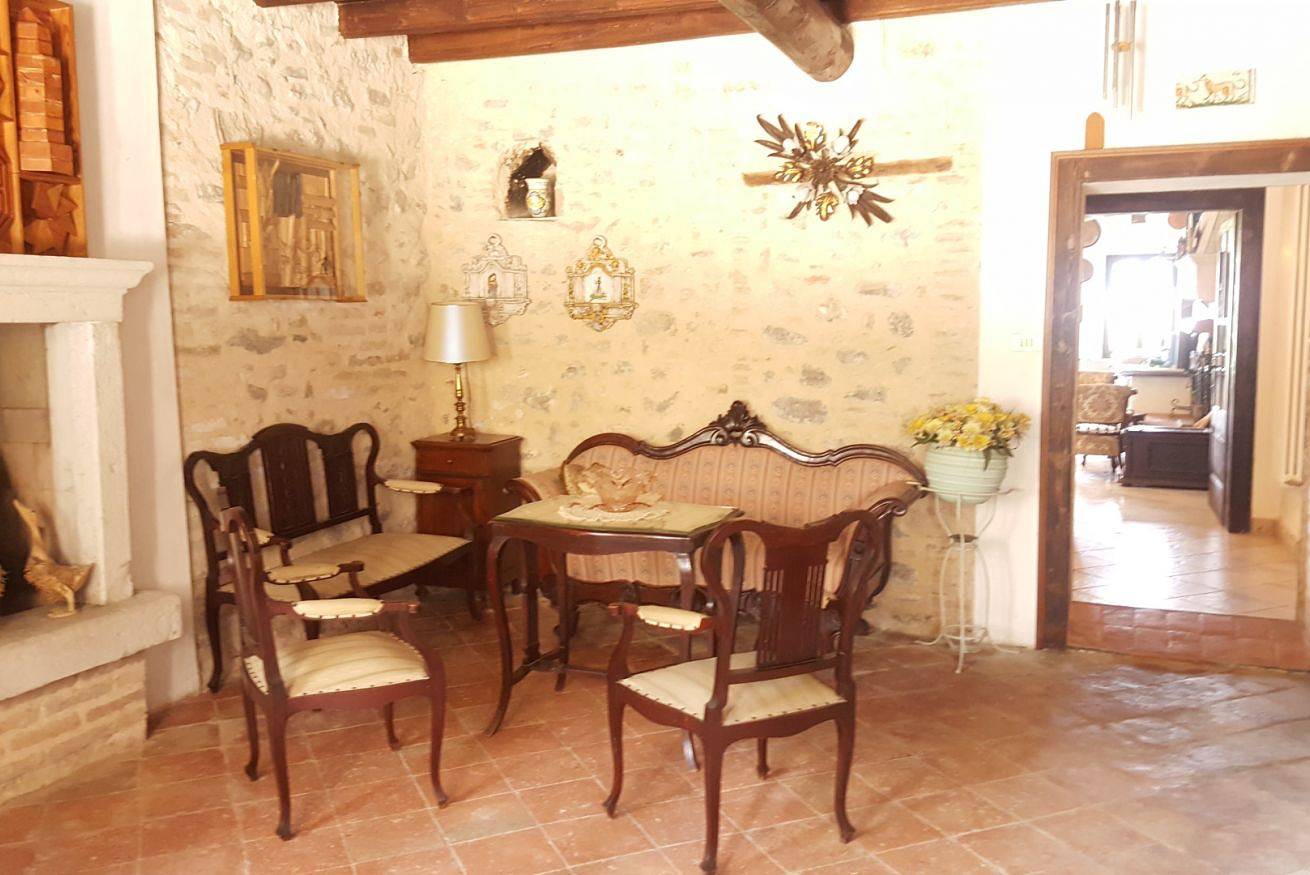Ganze Wohnung, Ferienwohnung für 5 Personen mit Garten in Pozzolengo, Gardasee-Berge