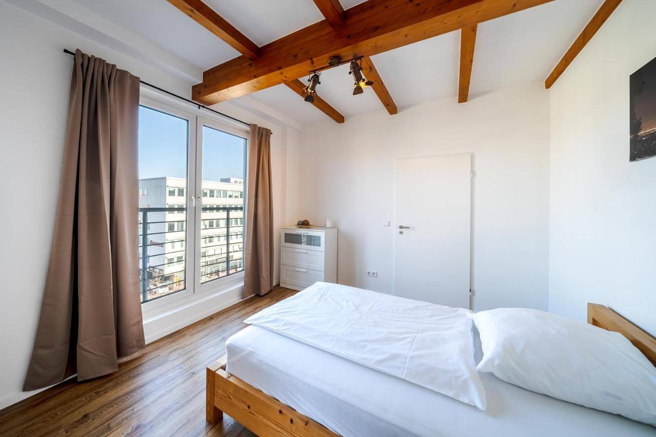 Ganze Wohnung, Stylisches Penthouse zentral Tischfussball 100m2 Wii in Hannover Mitte, Hannover