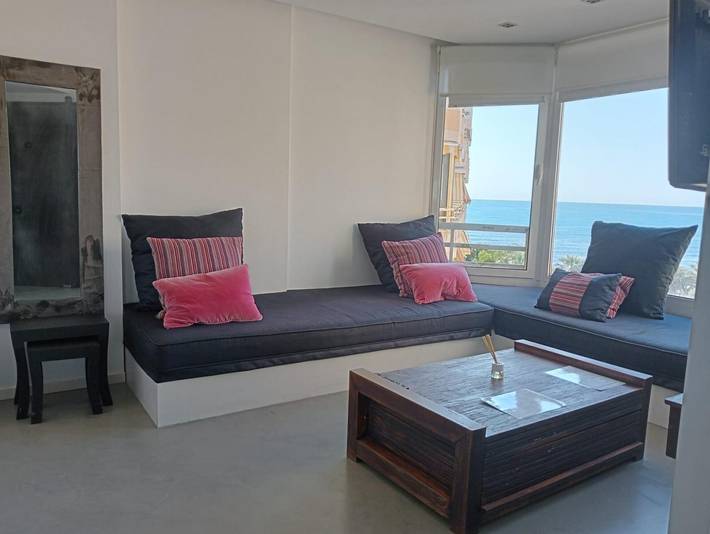Apartamento entero, Piso en primera línea de mar con piscina y parking in Platja de l'Horta-Mutxavista (San Juan Playa), Campello