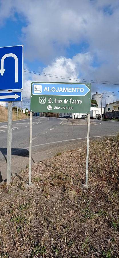 Single Room with Shared Bathroom in Atouguia da Baleia, Leiria District