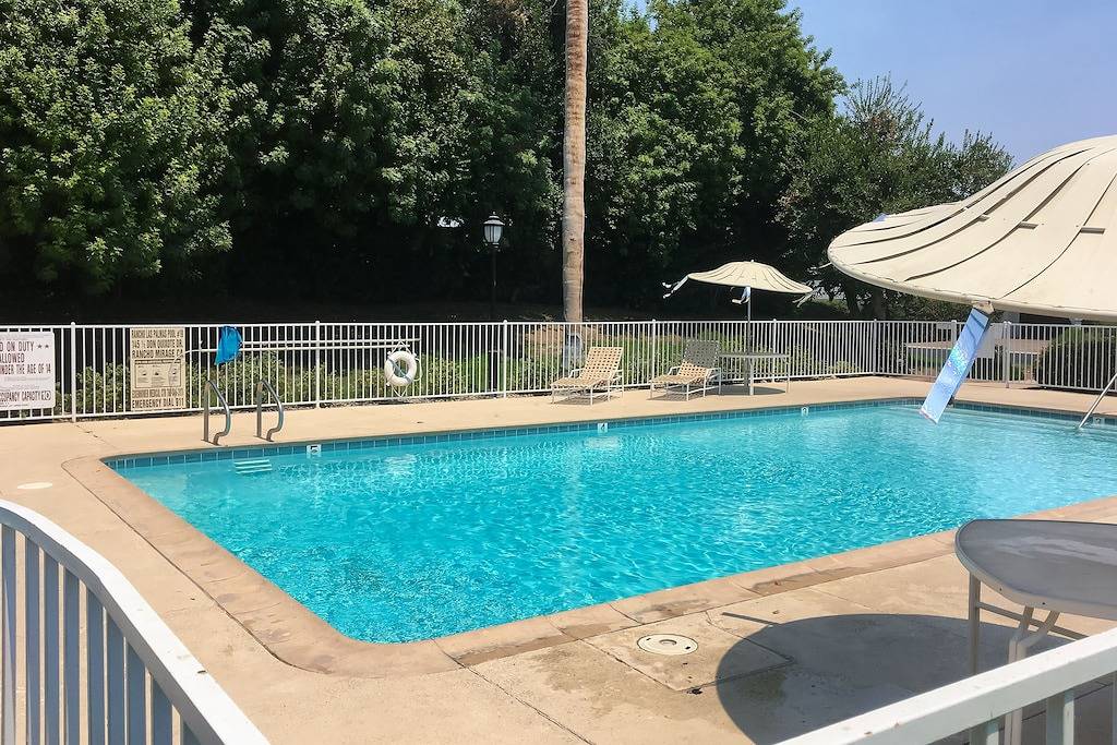 Ganze Wohnung, Golf Course Front Home with Shared Pool, Fast Wifi, Central Ac, and Washer/Dryer in Rancho Mirage, Coachella Valley