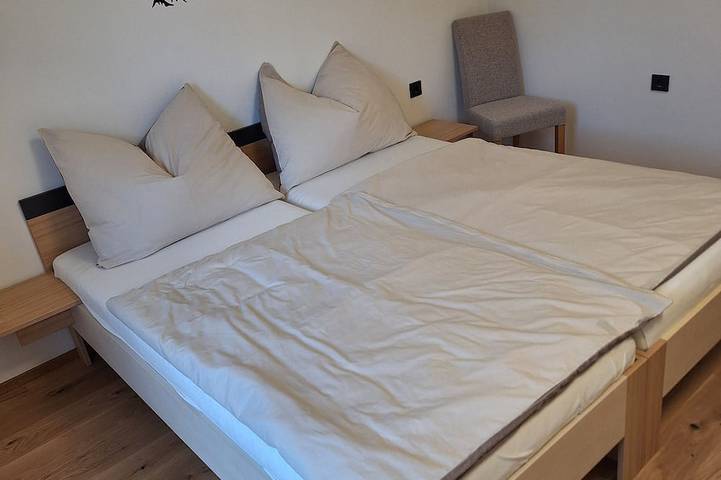 Ferienwohnung für 7 Personen, mit Balkon in Oberperfuss - 2