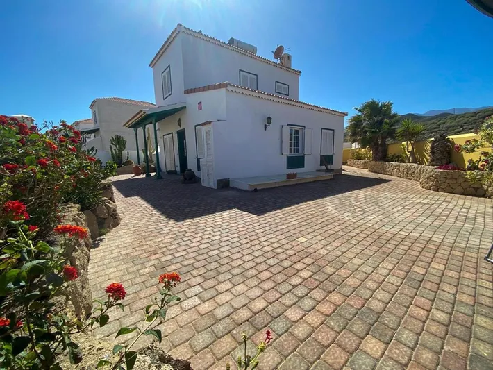 Holiday home for 8 people, with view and garden - 1