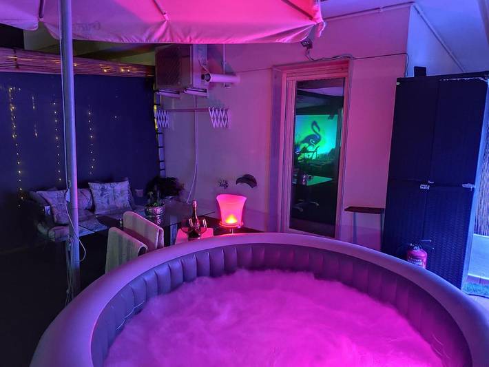 Apartamento de vacaciones para 3 personas, con terraza además de vistas y piscina - 1